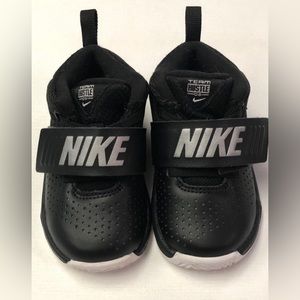 Toddler size 6 Nike shoes